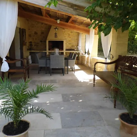 La Fontaine Des Oliviers Bed and Breakfast 3*