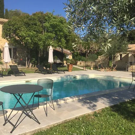 La Fontaine Des Oliviers Bed and Breakfast 3*
