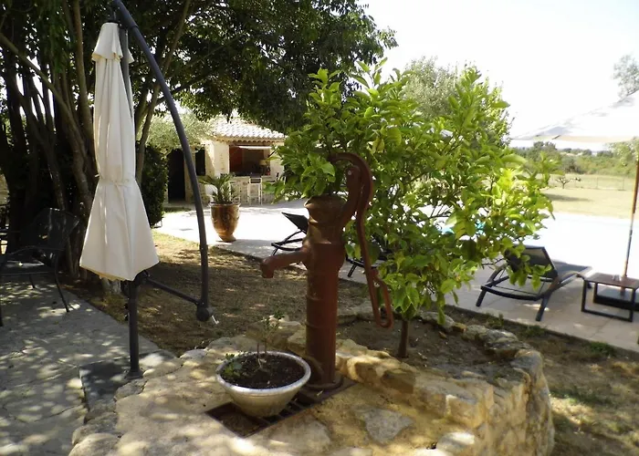 La Fontaine Des Oliviers