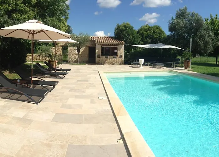 فندق مبيت وإفطار La Fontaine Des Oliviers Blauzac (Gard)