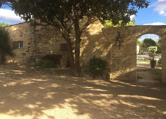 La Fontaine Des Oliviers 3*